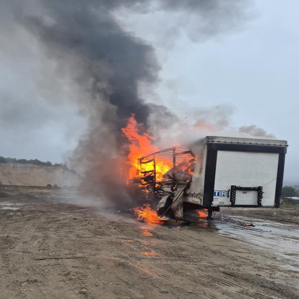 Bolu Kağıt Yüklü Tır Yandı (1)