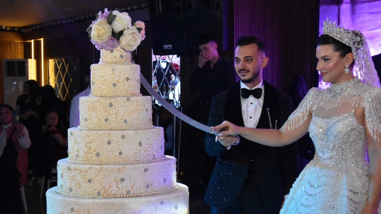 Burcu Ve Hakan Görkemli Düğün Töreniyle Dünyaevine Girdiler (2)