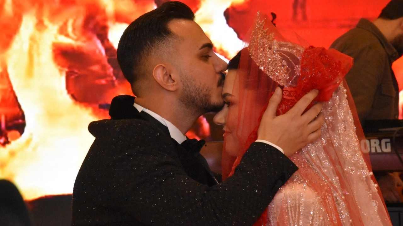 Burcu Ve Hakan Görkemli Düğün Töreniyle Dünyaevine Girdiler (6)