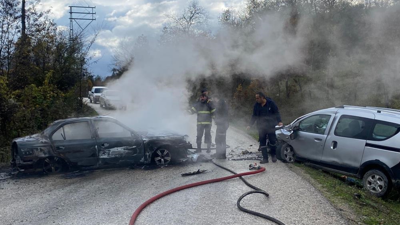 Çatalzeytin Otomobil Alev Alev Yandı (4)