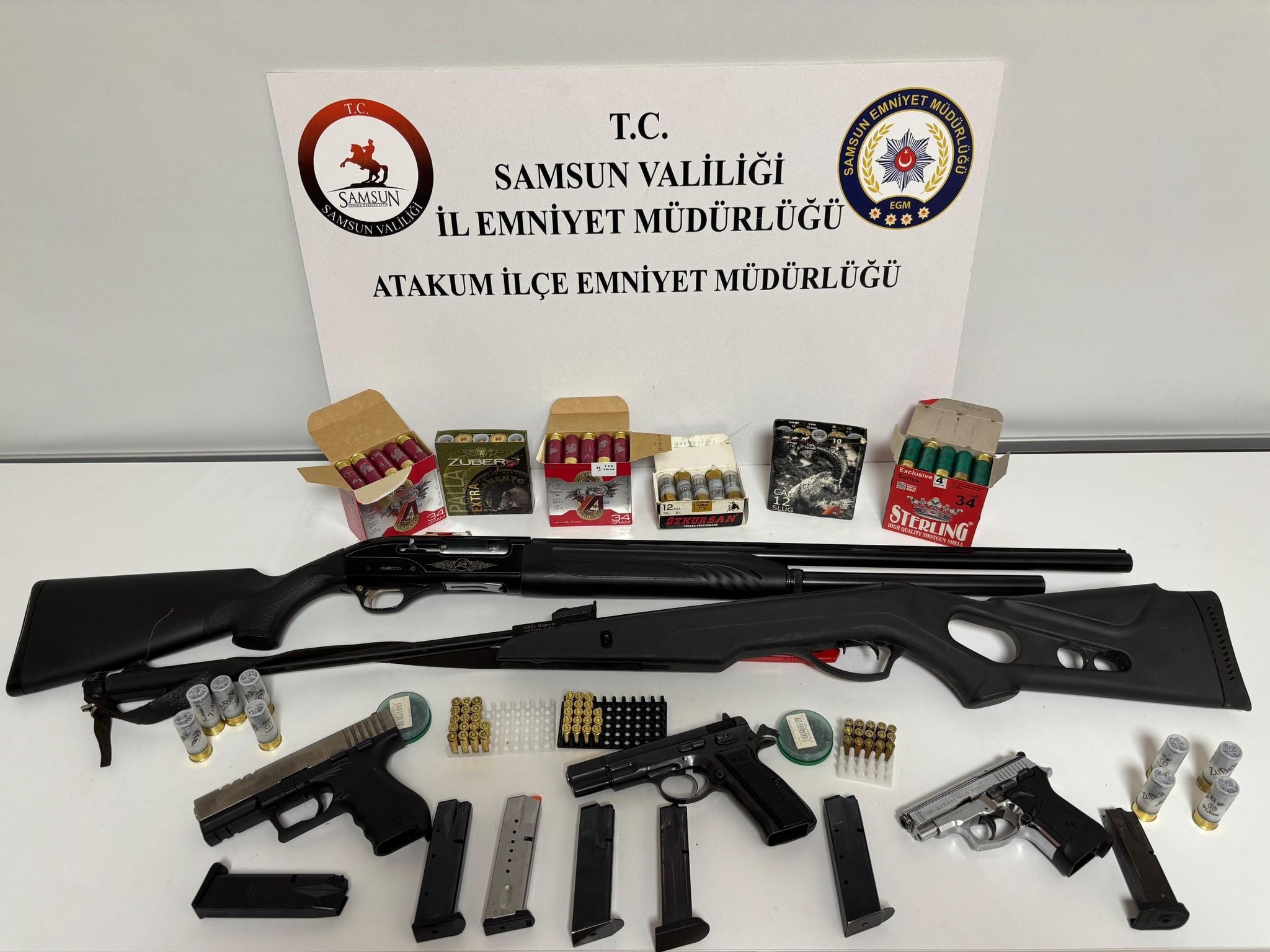 Çok Sayıda Silah Ve Mühimmat Ele Geçirildi 66 Yaşındaki Şahıs Gözaltına Alındı 12