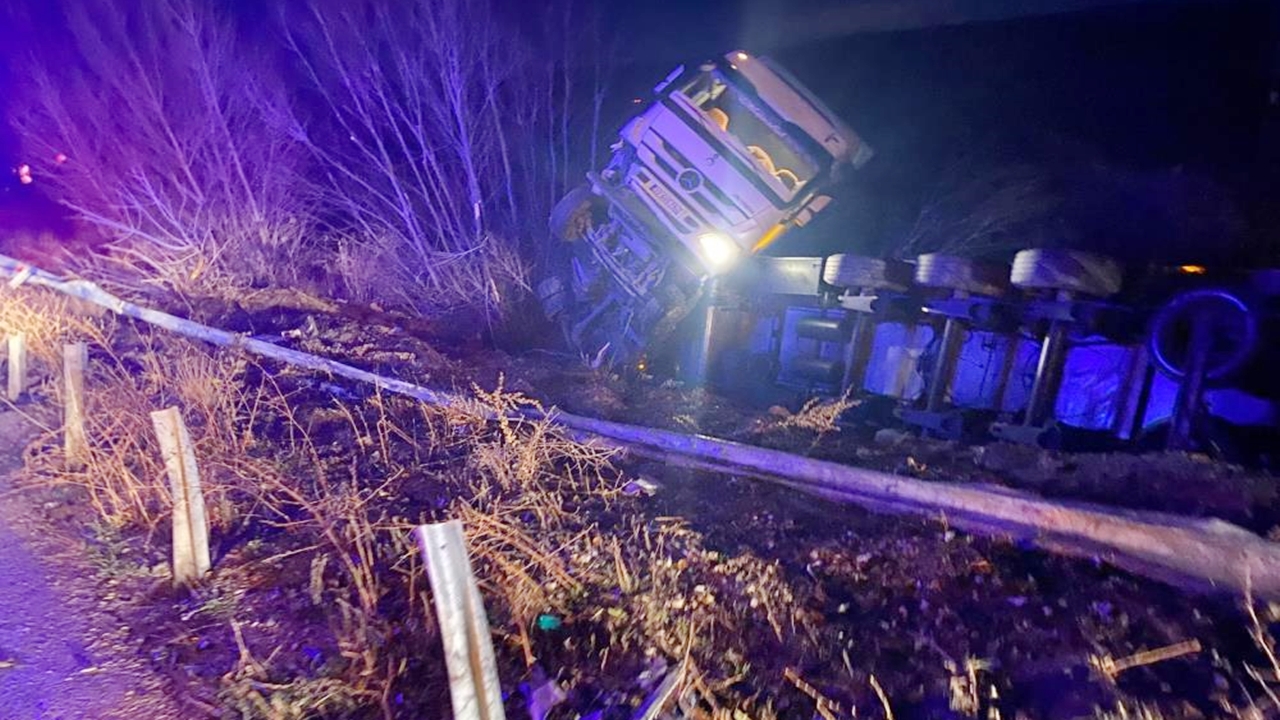 Çorum Emniyet Şeridi Kaza (3)