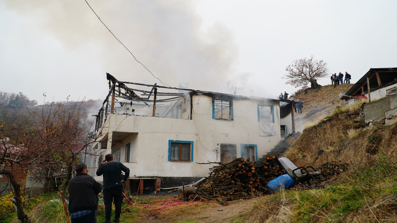 Çorum Yangın Alev Alev (2)