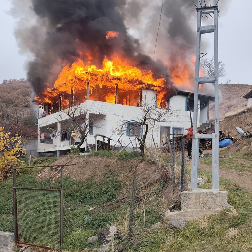 Çorum Yangın Alev Alev (5)