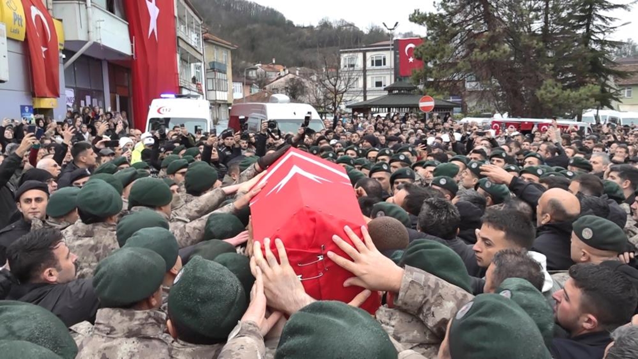 Emre Albayrak Şehit Son Yolculuk (2)