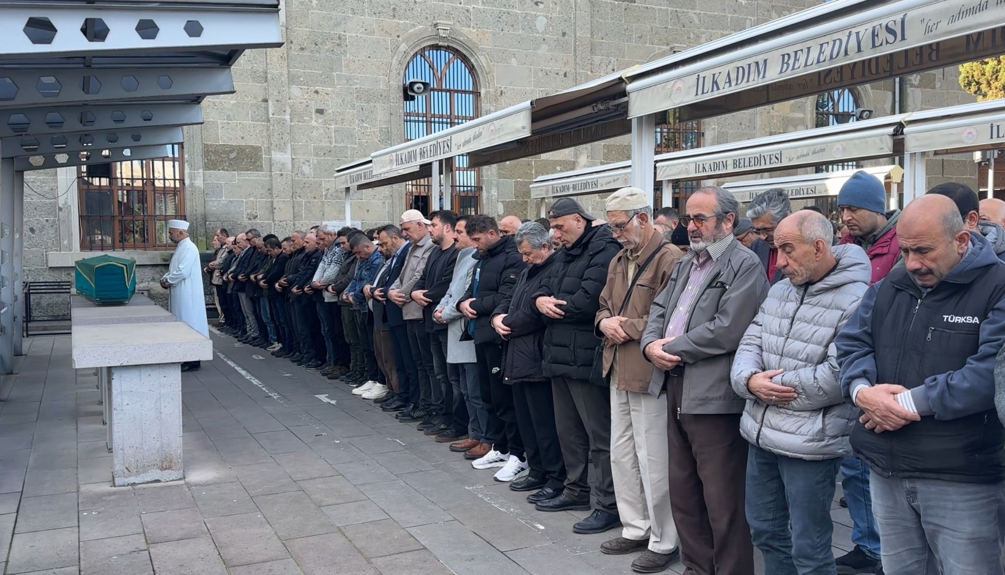 Eşini Ve Çocuğunu Kaza Süsü Vererek Öldürmüştü! Yaşamına Son Verdi Toprağa Verildi! 8