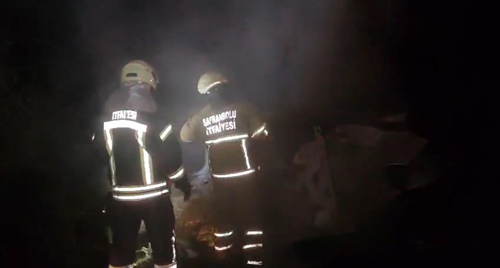 Feci Kaza Kamerada! Ağaca Çarpan Araç Alev Alev Yandı Sürücü Yaşamını Yitirdi! 6