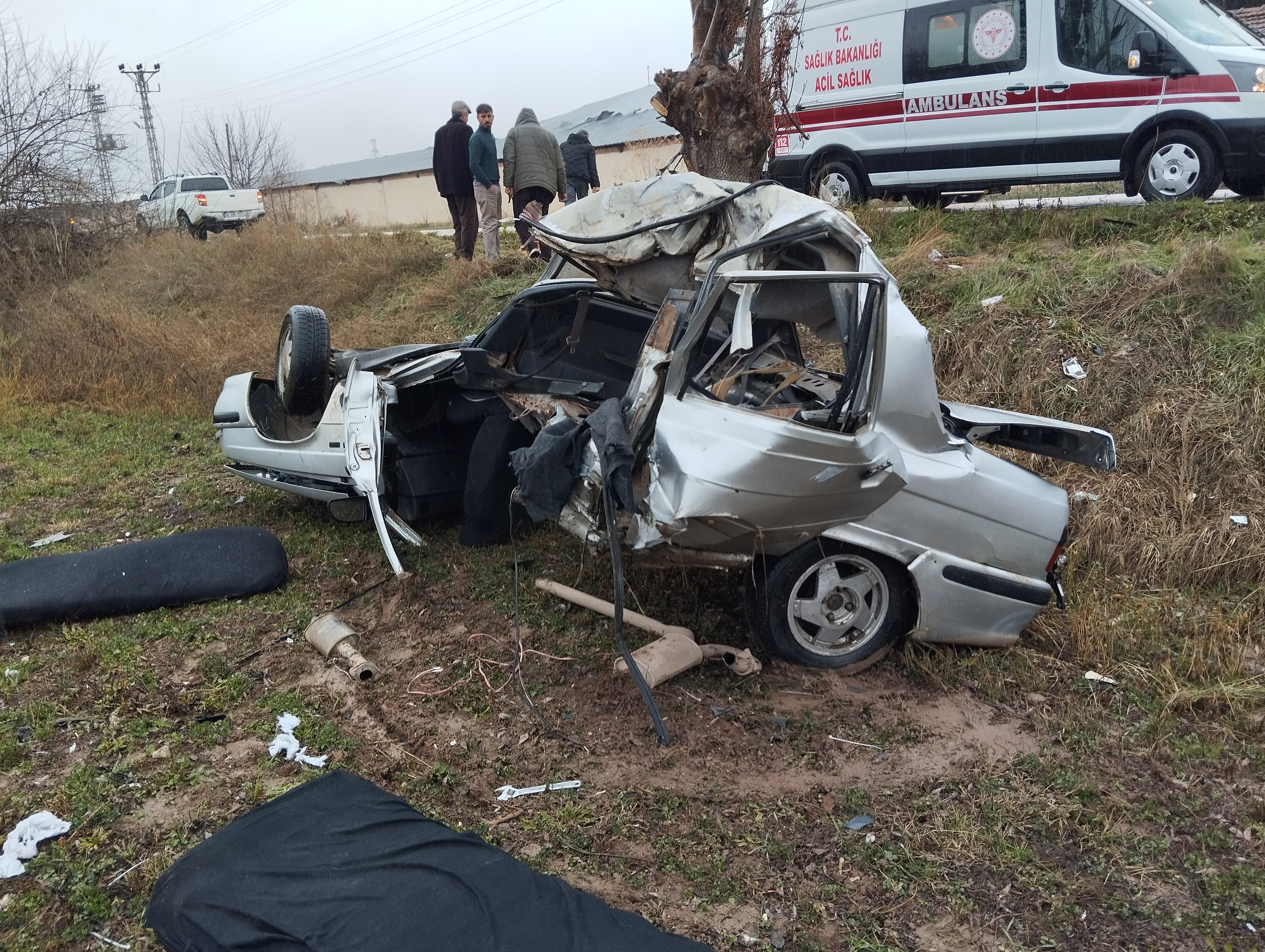 Feci Kazada Hurdaya Dönen Aracın Sürücüsü Yaşamını Yitirdi 4
