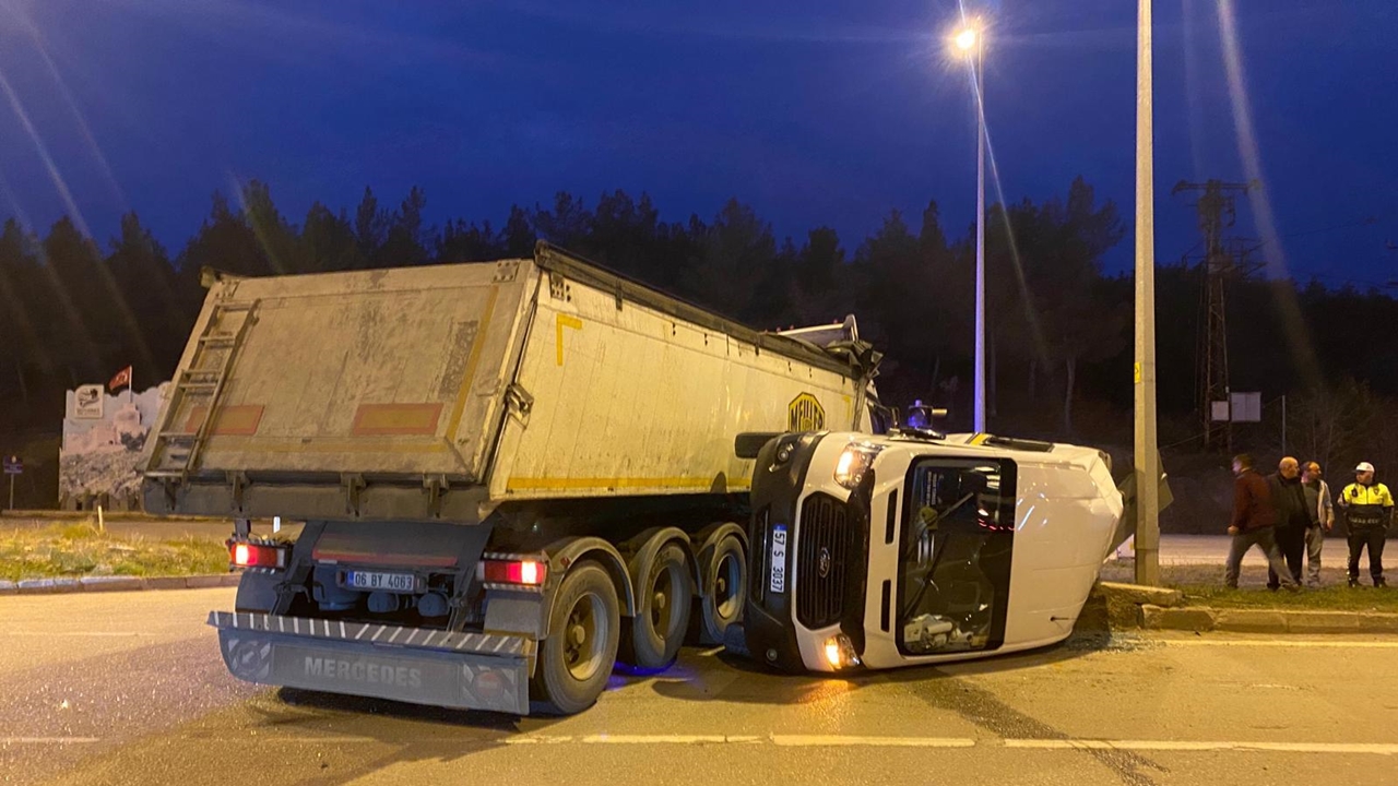 Hanönü Boyabat Tır Kazası Servis (2)