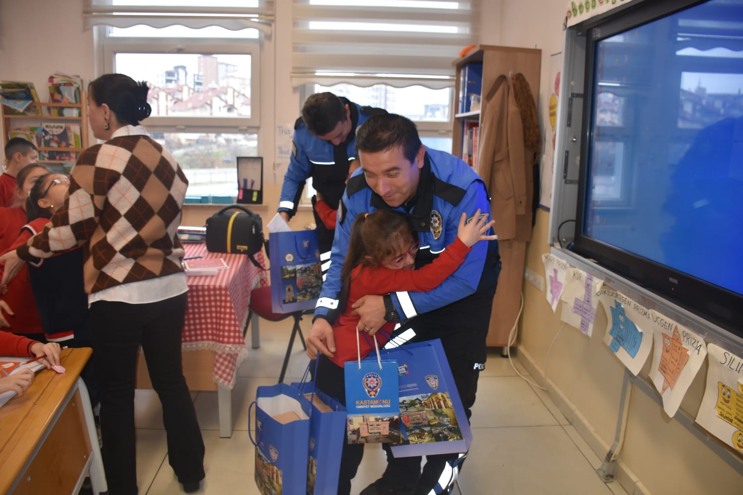 Hayata Renk Verelim Projesiyle Kastamonu'da Öğrencilerin Yüzü Güldü 8