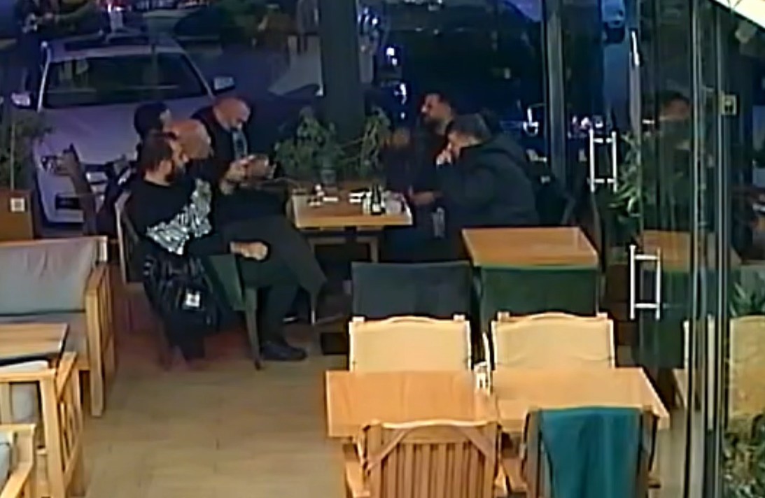 İçtiği Çay Nefes Borusuna Kaçtı Arkadaşı Heimlich Manevrasıyla Kurtardı 400