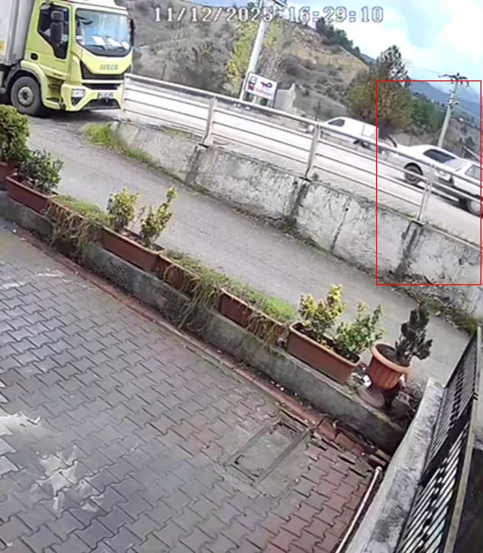 İki Otomobil Çarpıştı Kazada 1 Kişi Yaralandı 2