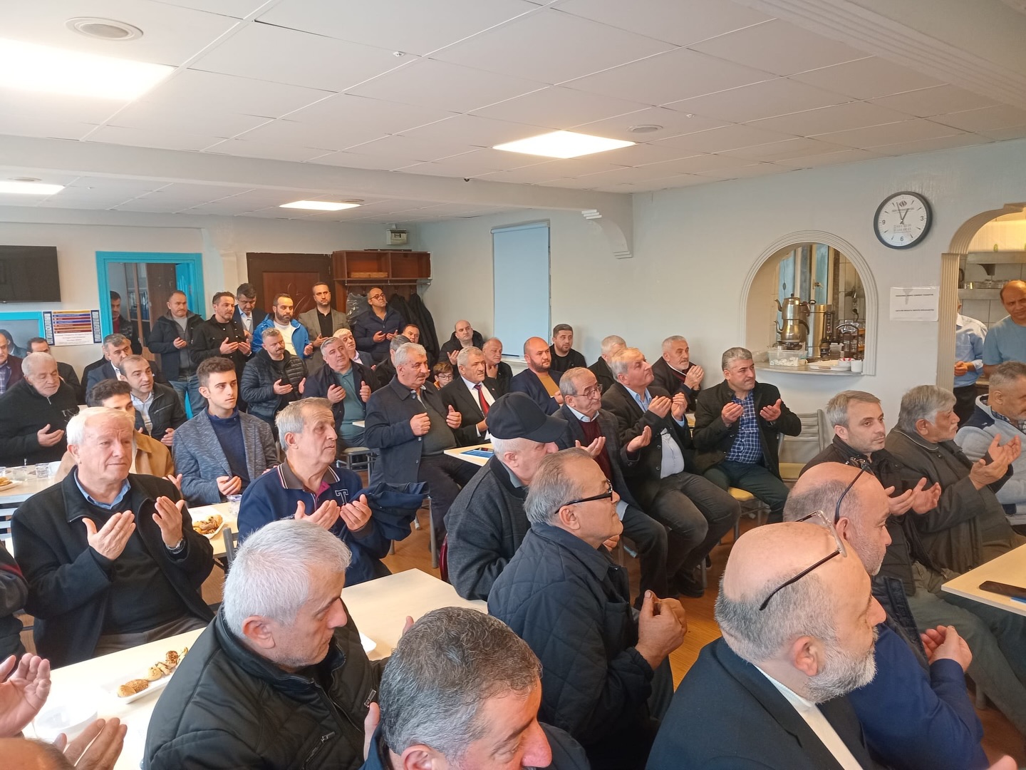 İstanbul'da Genel Kurul Yapıldı Abana Ve Çevre Köyleri Derneği'ne 3. Kez Başkan Seçildi 11