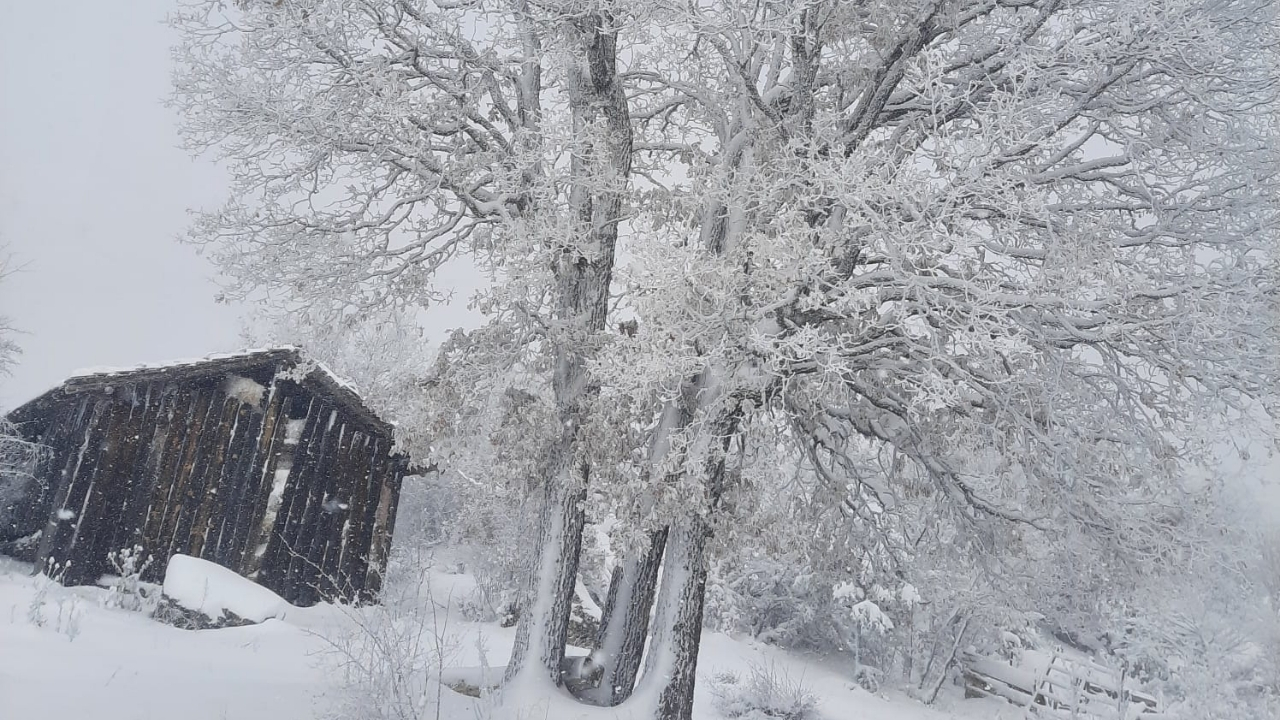 Kar 30 Santimi Buldu Taşköprülü Baba Ve Kızlarından Görülmemiş Eğlence (2)
