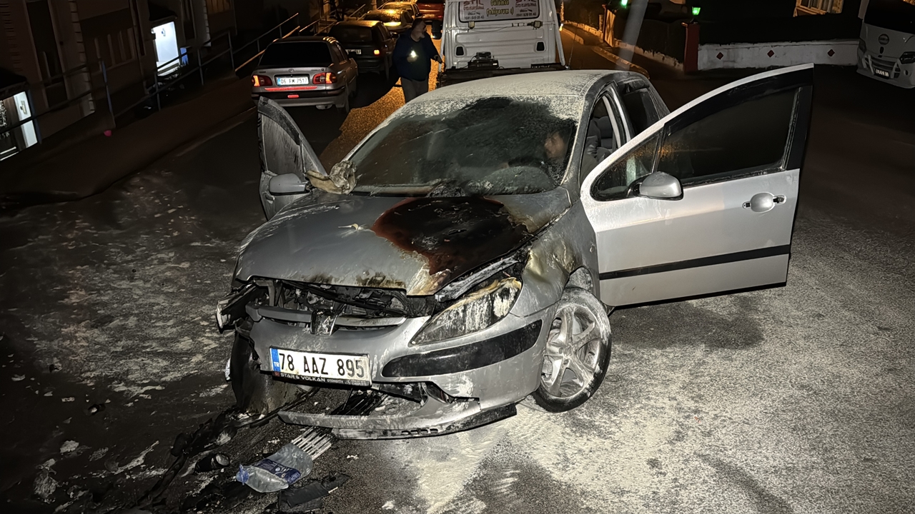 Karabük Otomobil Kaza Kum (2)