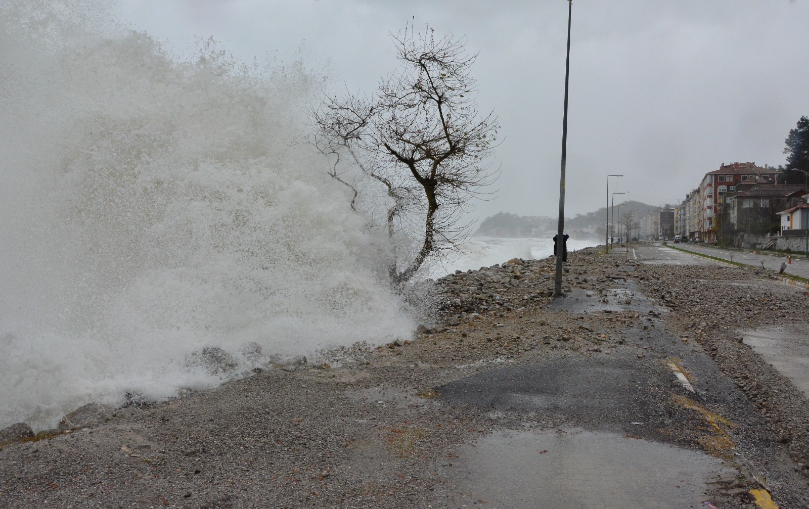 Kastamonu Sahilinde Fırtına Sahil Şeridine Zarar Verdi 8
