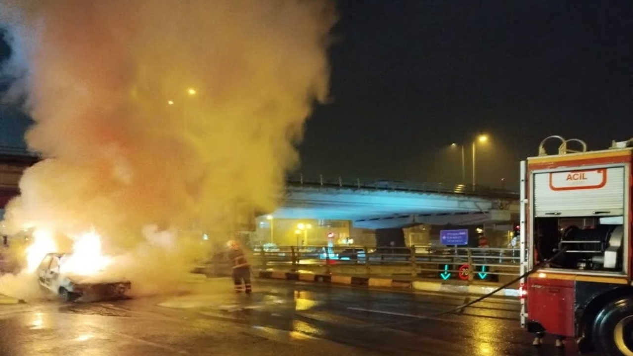 Kastamonu Sunta Otomobil Yangını (2)