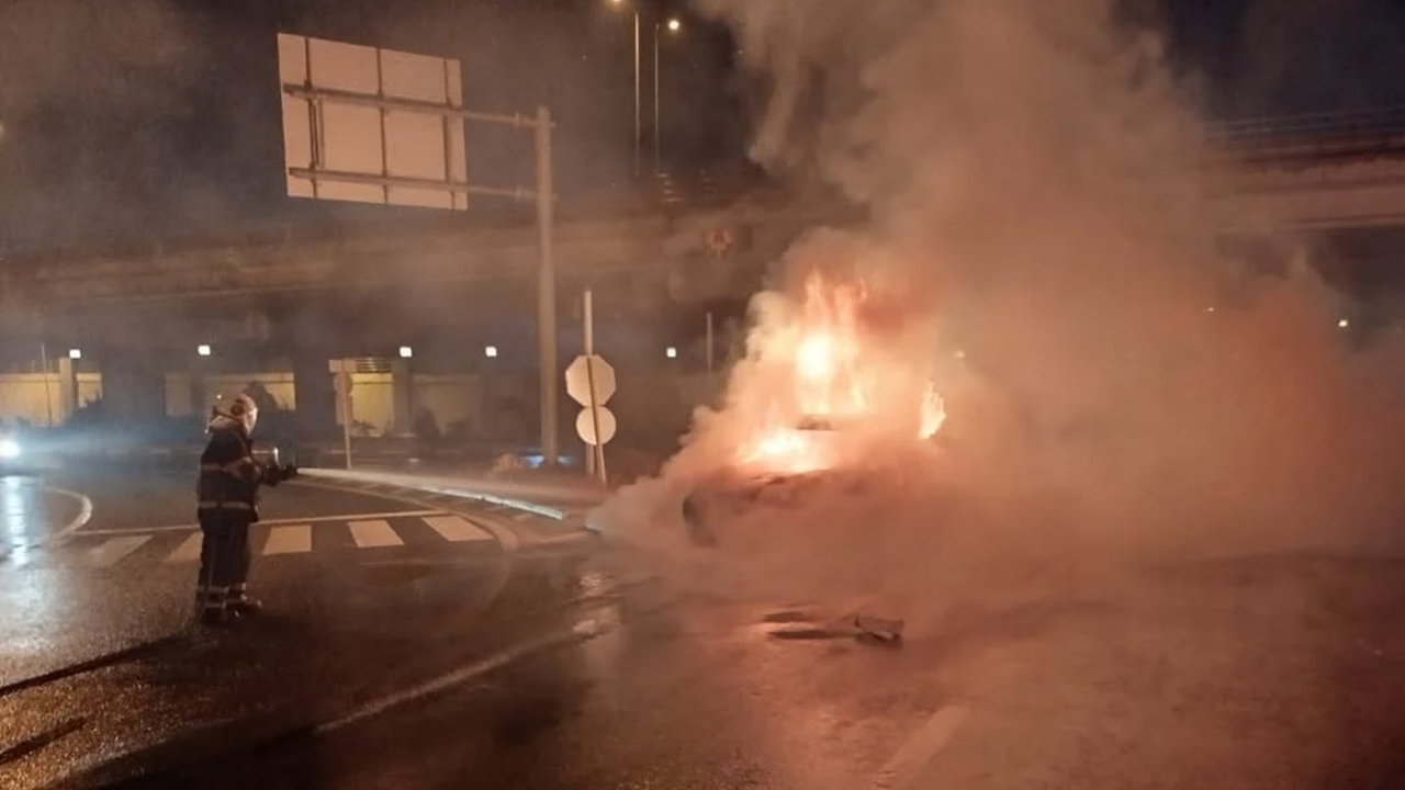 Kastamonu Sunta Otomobil Yangını (3)