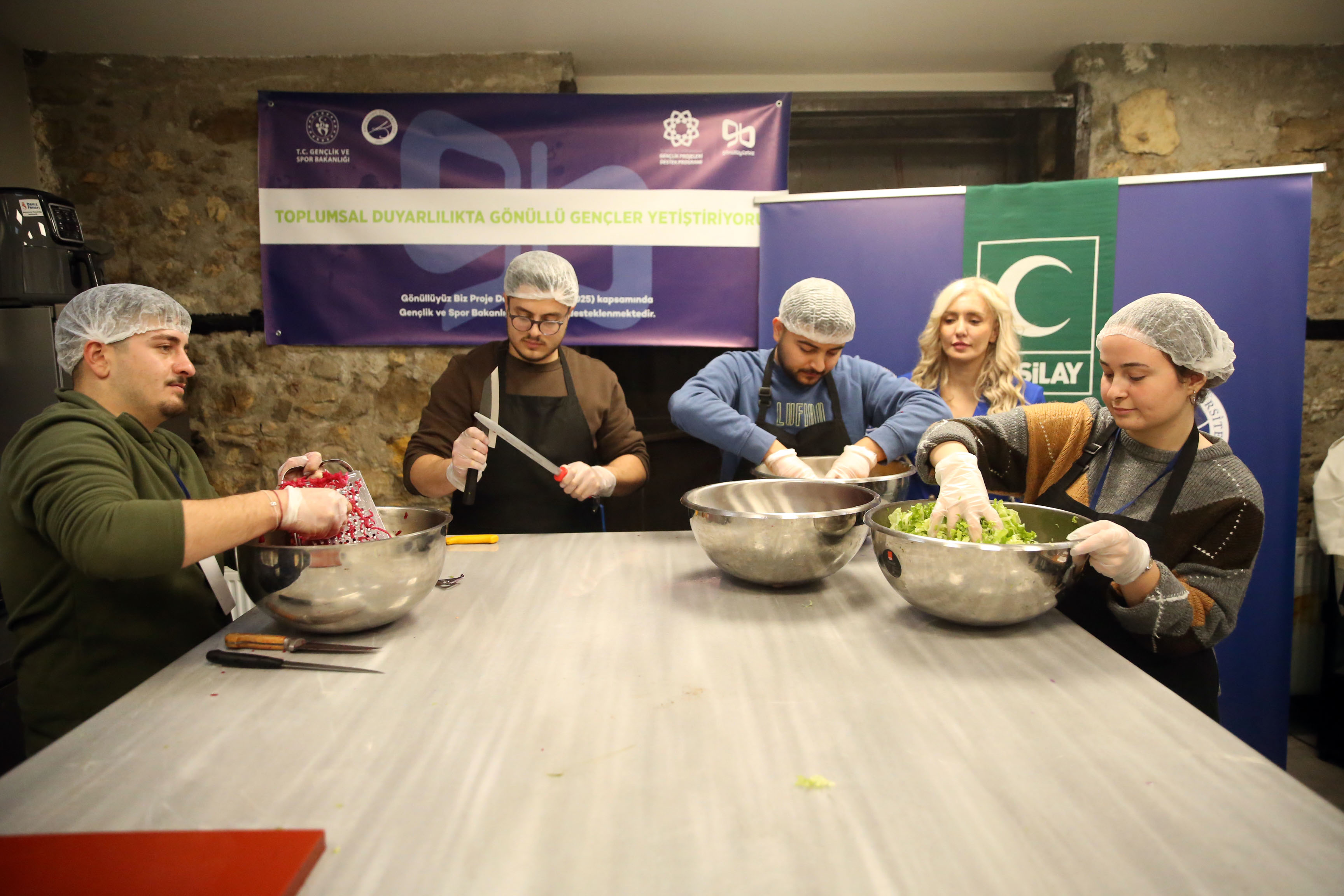 Kastamonu Üniversitesi Öğrencileri Danışanlar Için Yemek Hazırlandı 16