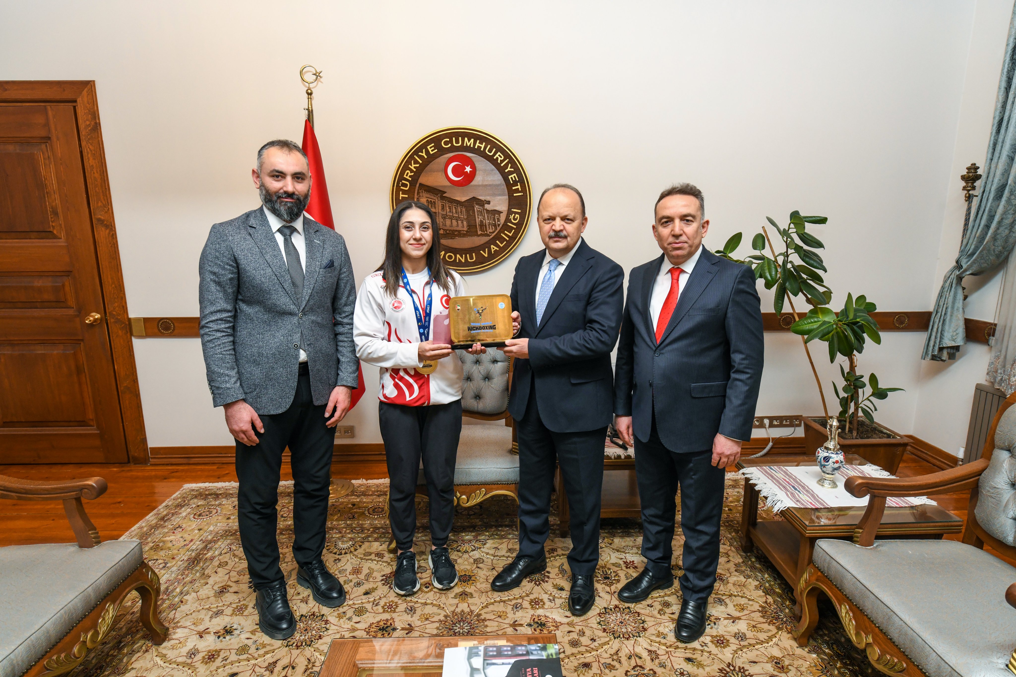 Kastamonu Valisi Dallı Dünya Şampiyonunu Kutladı! 2