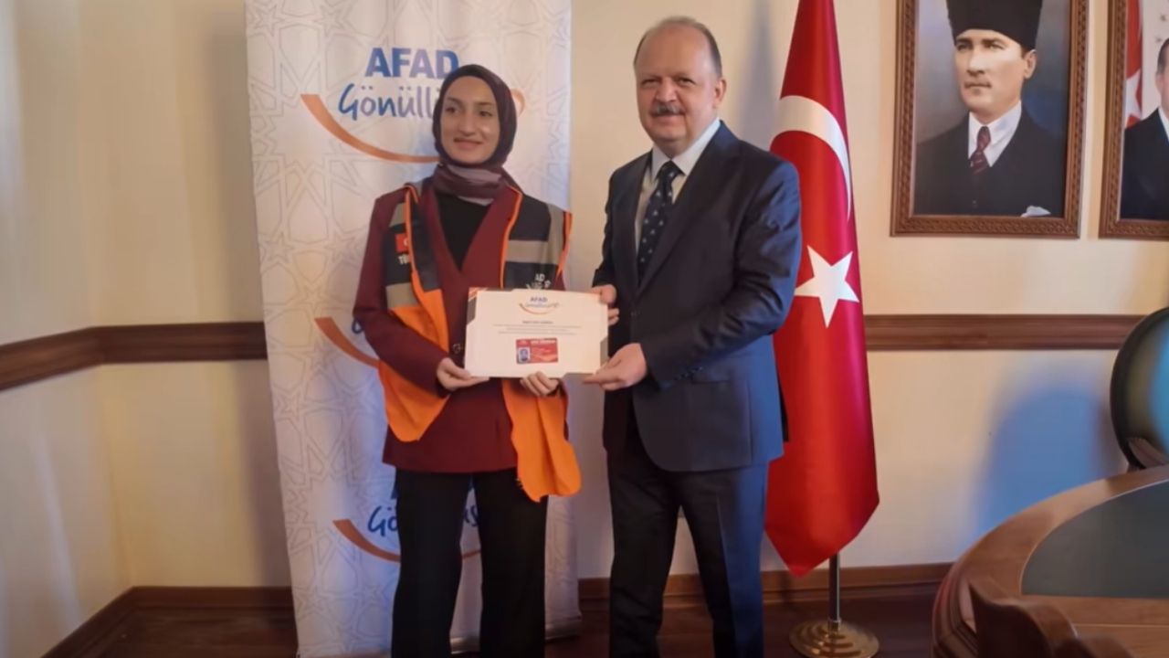 Kastamonu’da Afad Gönüllüleri Törenle Kimlik Kartı Aldı (2)