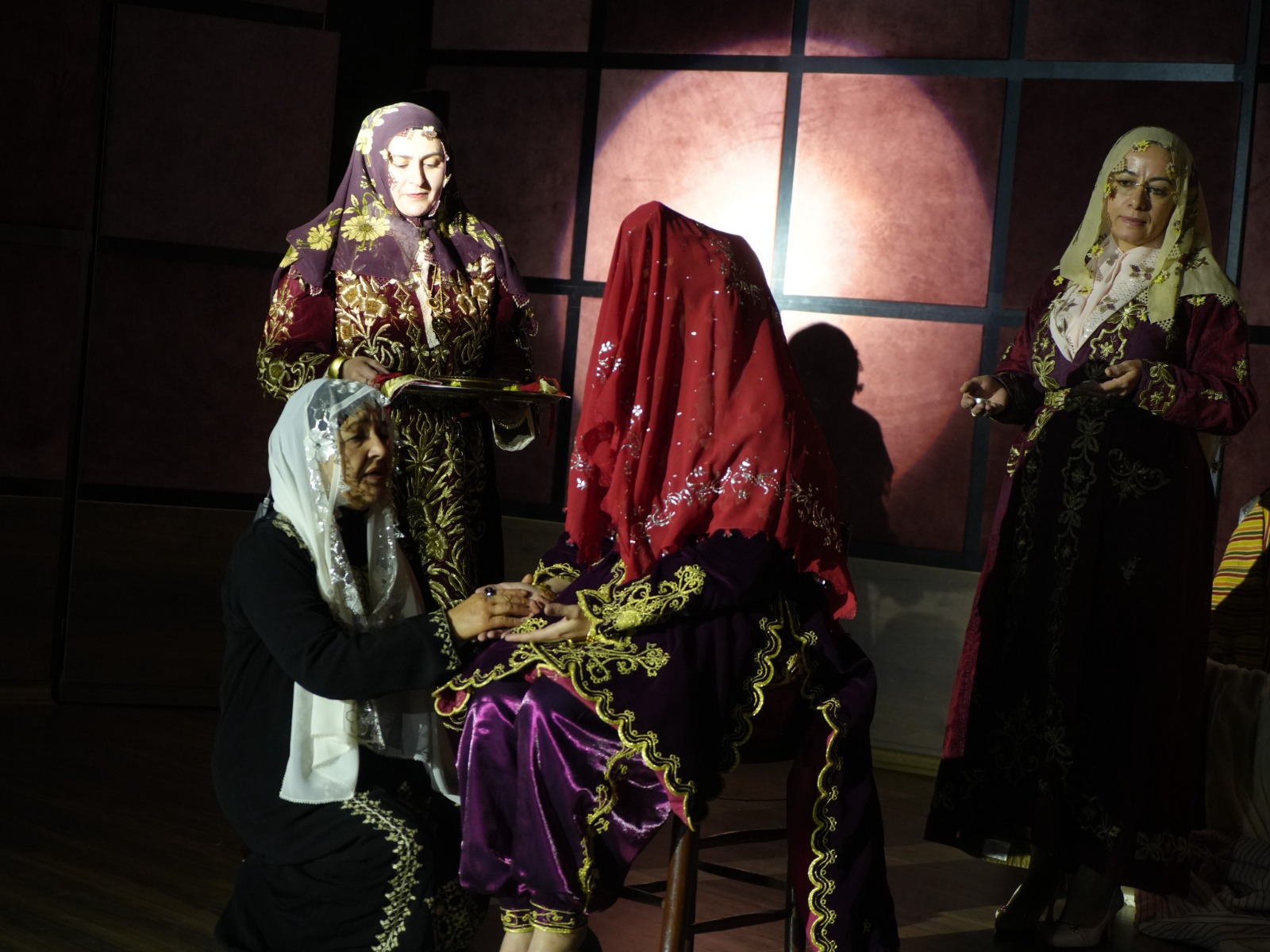 Kastamonu'da Asırlar Önce Kadınların Giydiği Giysiler Sergilendi 12