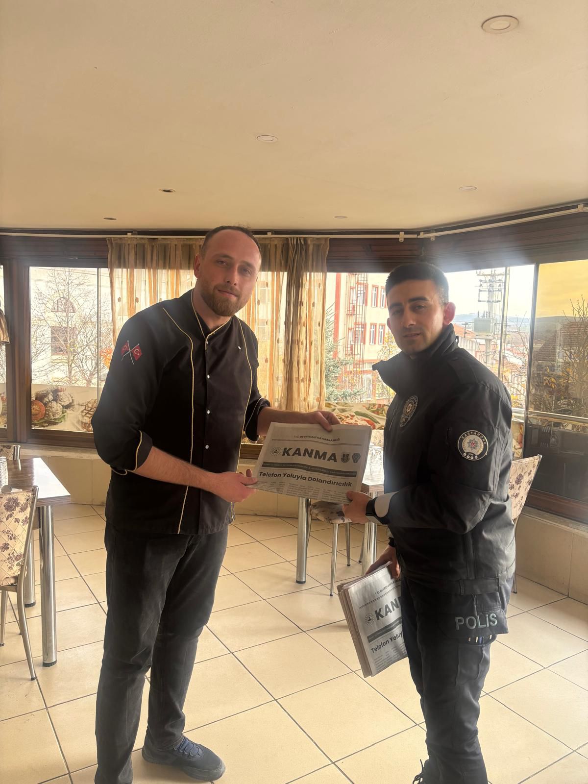 Kastamonu'da Dolandırıcılara Karşı Vatandaşları Gazete Ile Uyardılar! 88