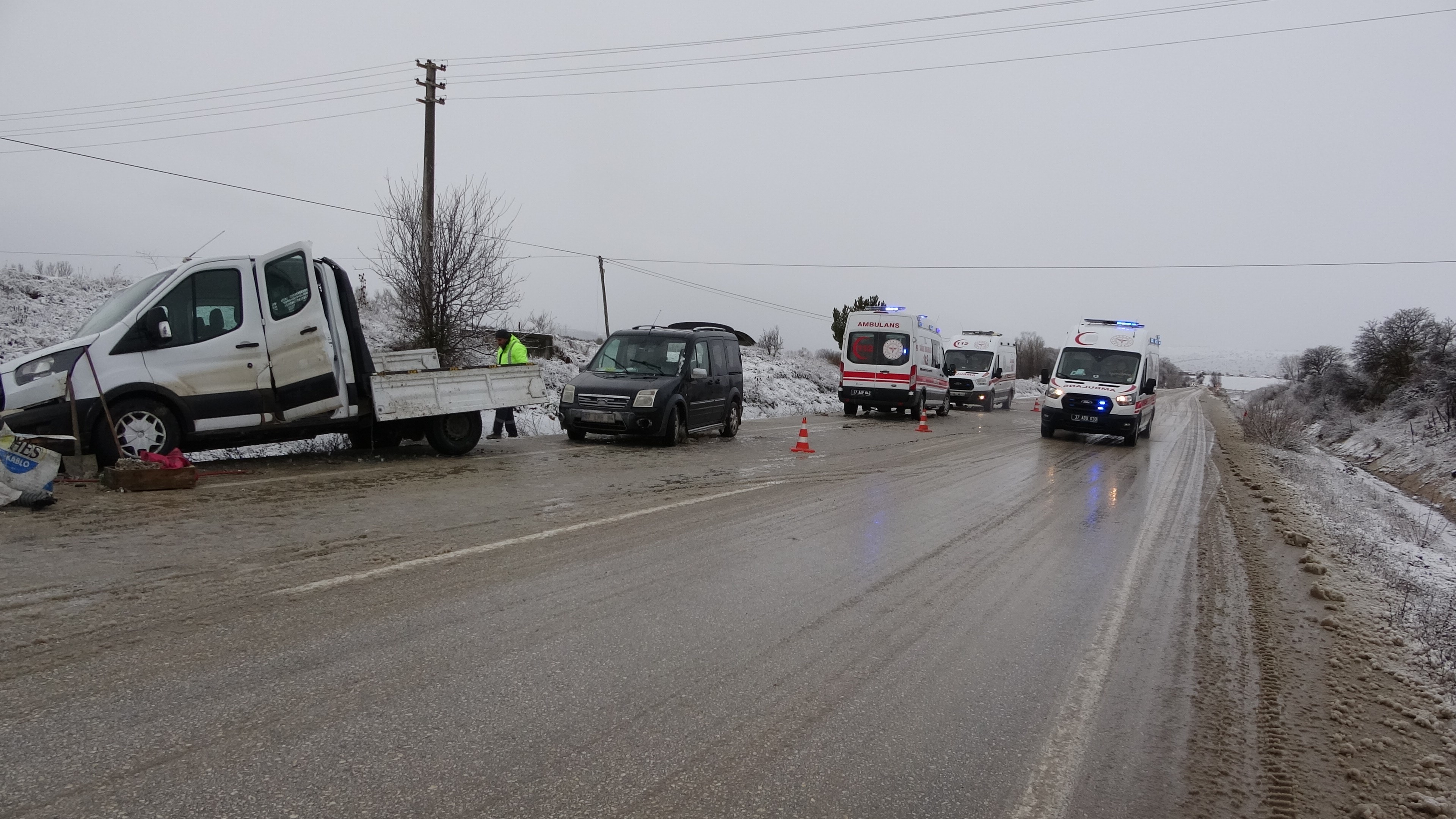 Kastamonu'da Feci Kaza! İşçileri Taşıyan Kamyonet Devrildi 7 Işçi Yaralandı! 12