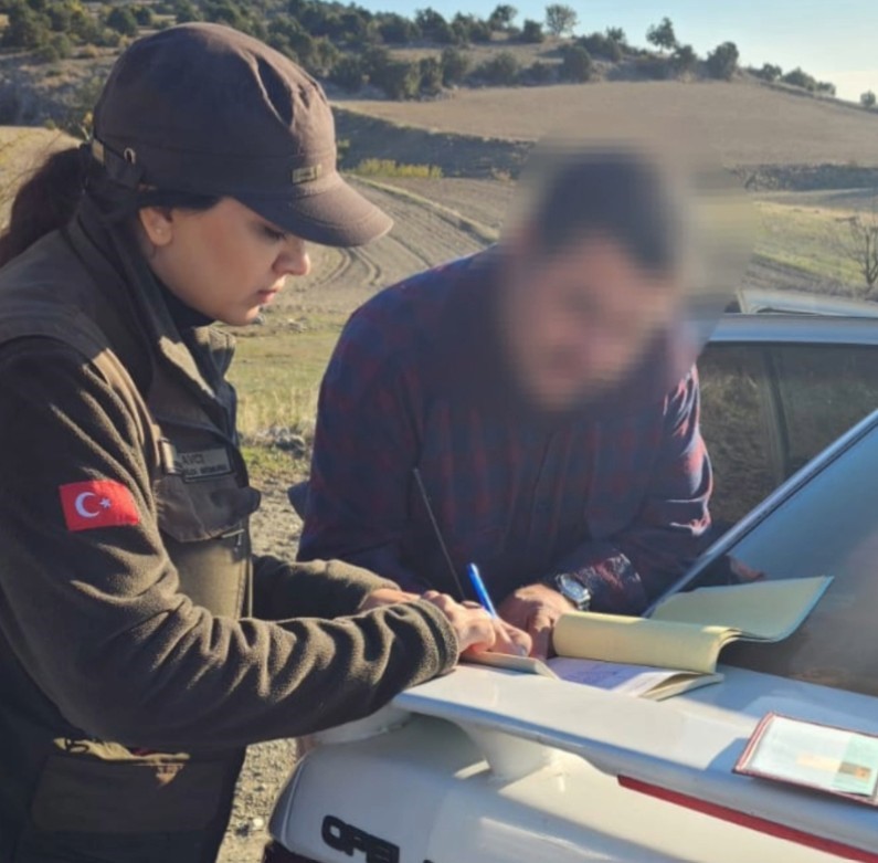 Kastamonu'da Kaçak Avcılık Yapan 4 Kişi Yakalandı 3 Yarı Otomatik Tüfeğe El Konuldu! 13