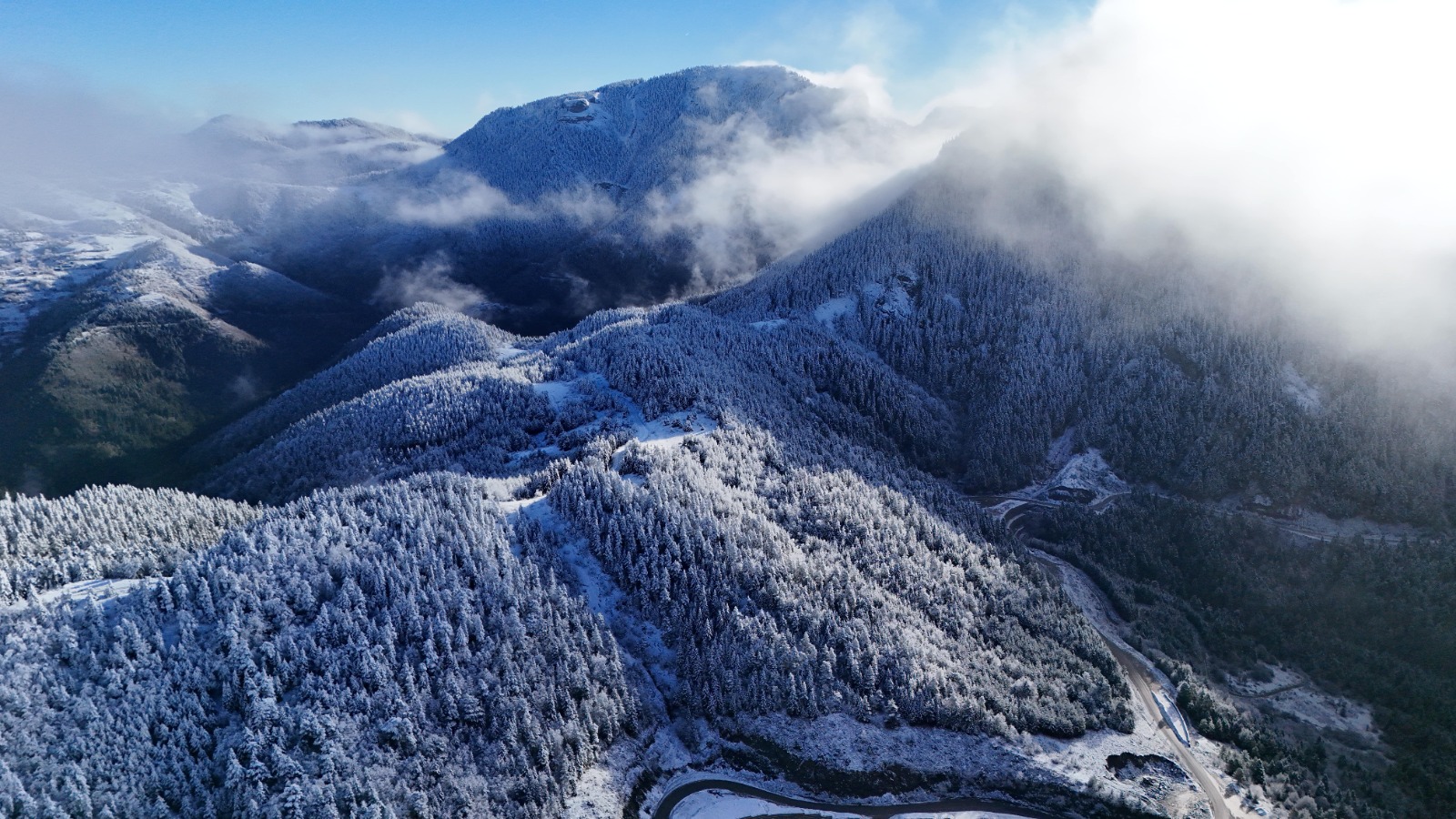 Kastamonu'da Kar Ve Sis Birleşti Büyüleyici Manzara Havadan Görüntülendi 44