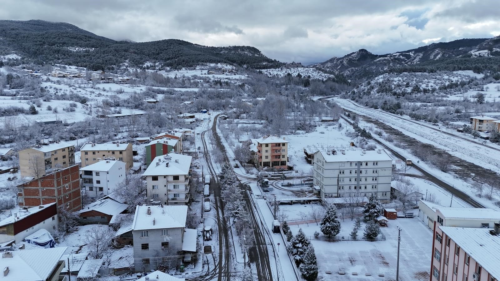 Kastamonu'da Kar Yağışı Ilçeleri Beyaza Bürüdü 4