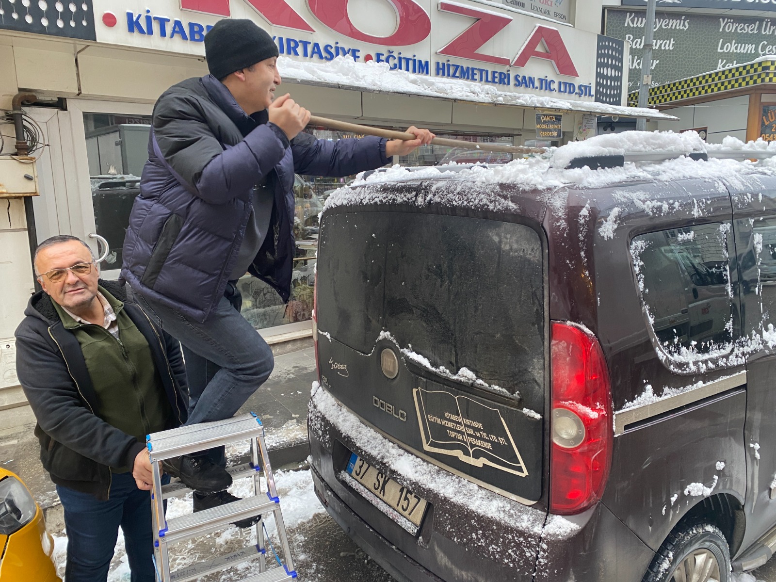 Kastamonu'da Kar Yeniden Başladı İl Merkezi Beyaza Büründü 22