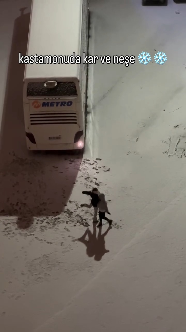 Kastamonu'da Karın Keyfini Valsle Çıkardılar 8