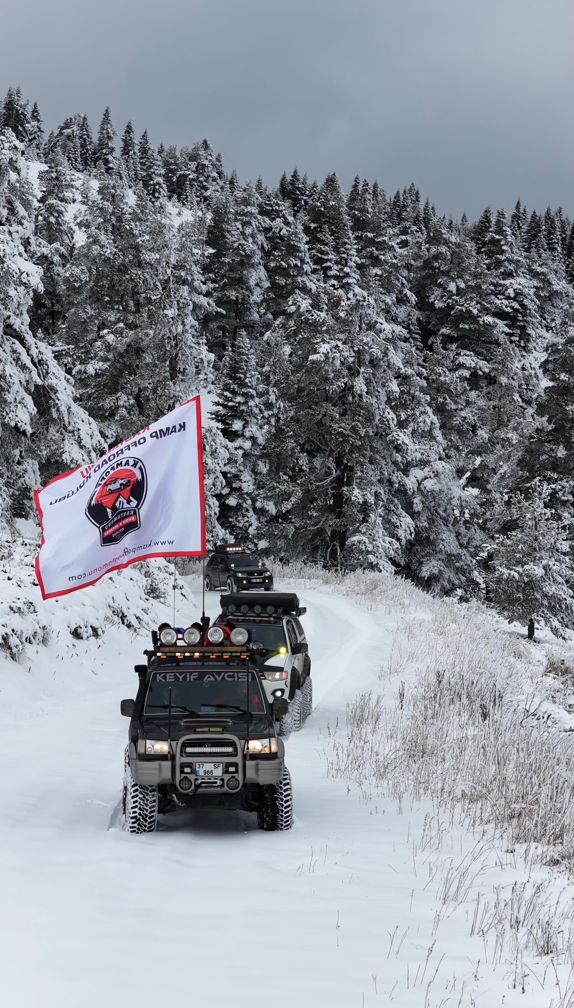 Kastamonu'da Kış Etkisini Gösterdi Karın Tadını Lastiklerle Kayarak Çıkardılar! 11