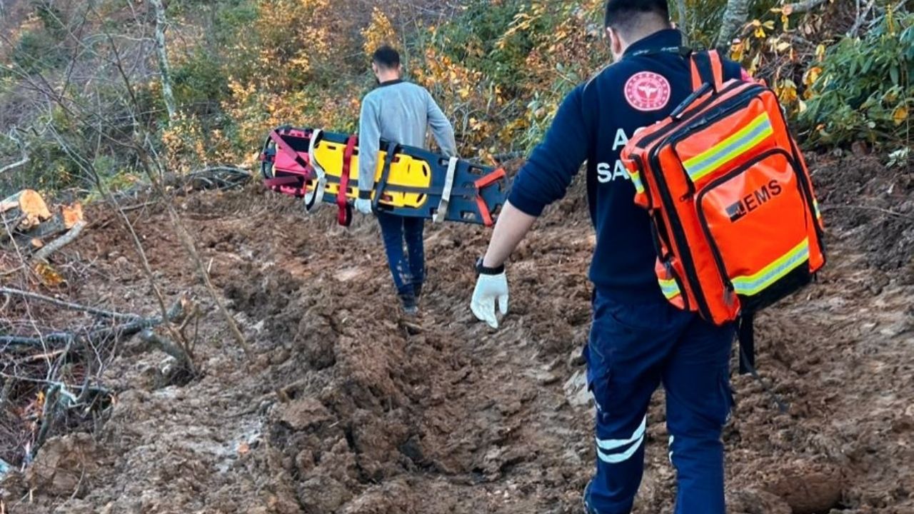 Kastamonu’da Korku Dolu Anlar Tomruğun Altında Kalan Vatandaş Kurtarıldı (3)