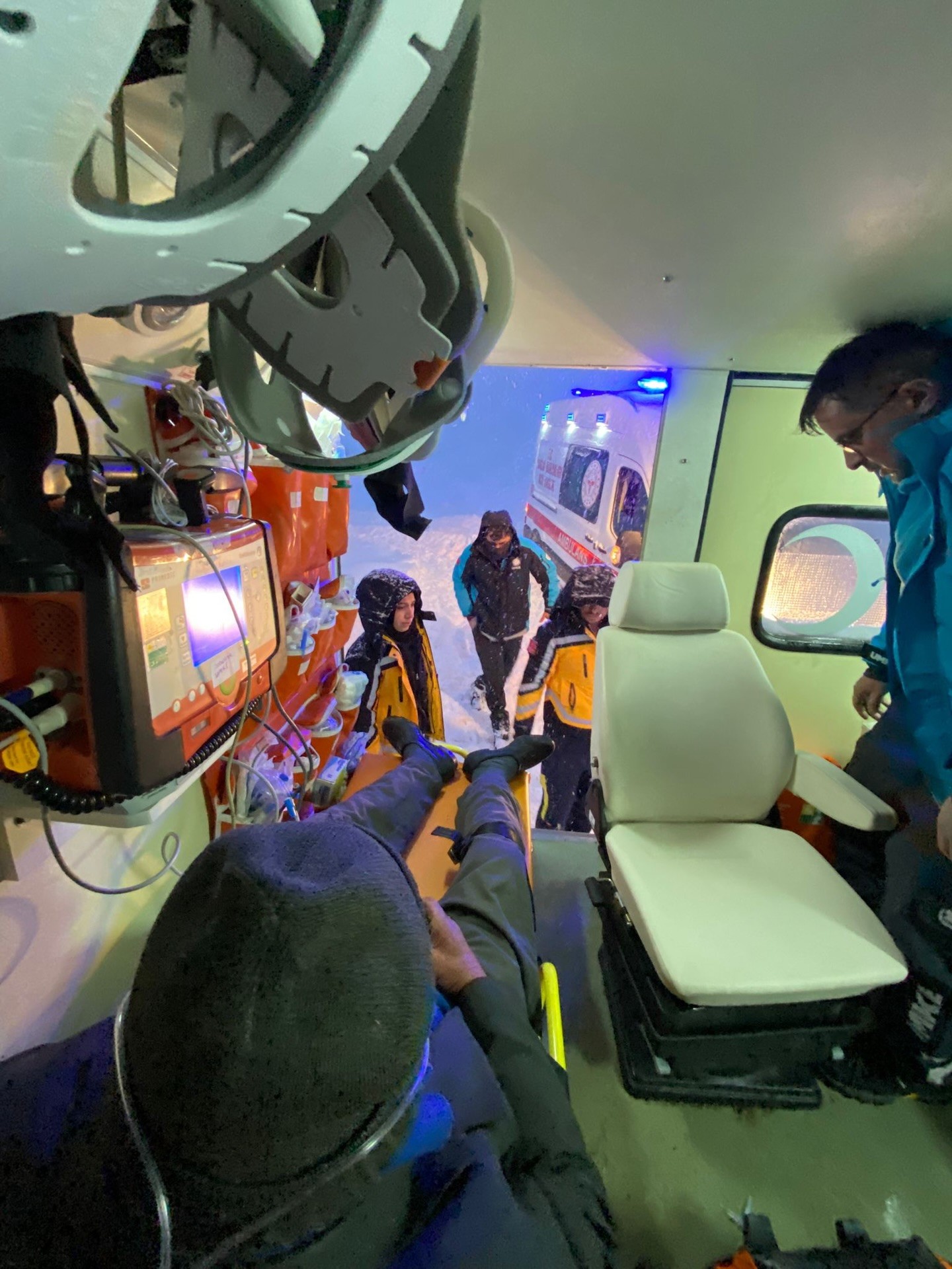 Kastamonu'da Mahsur Kalan Hastalar Için Seferber Oldular! 4