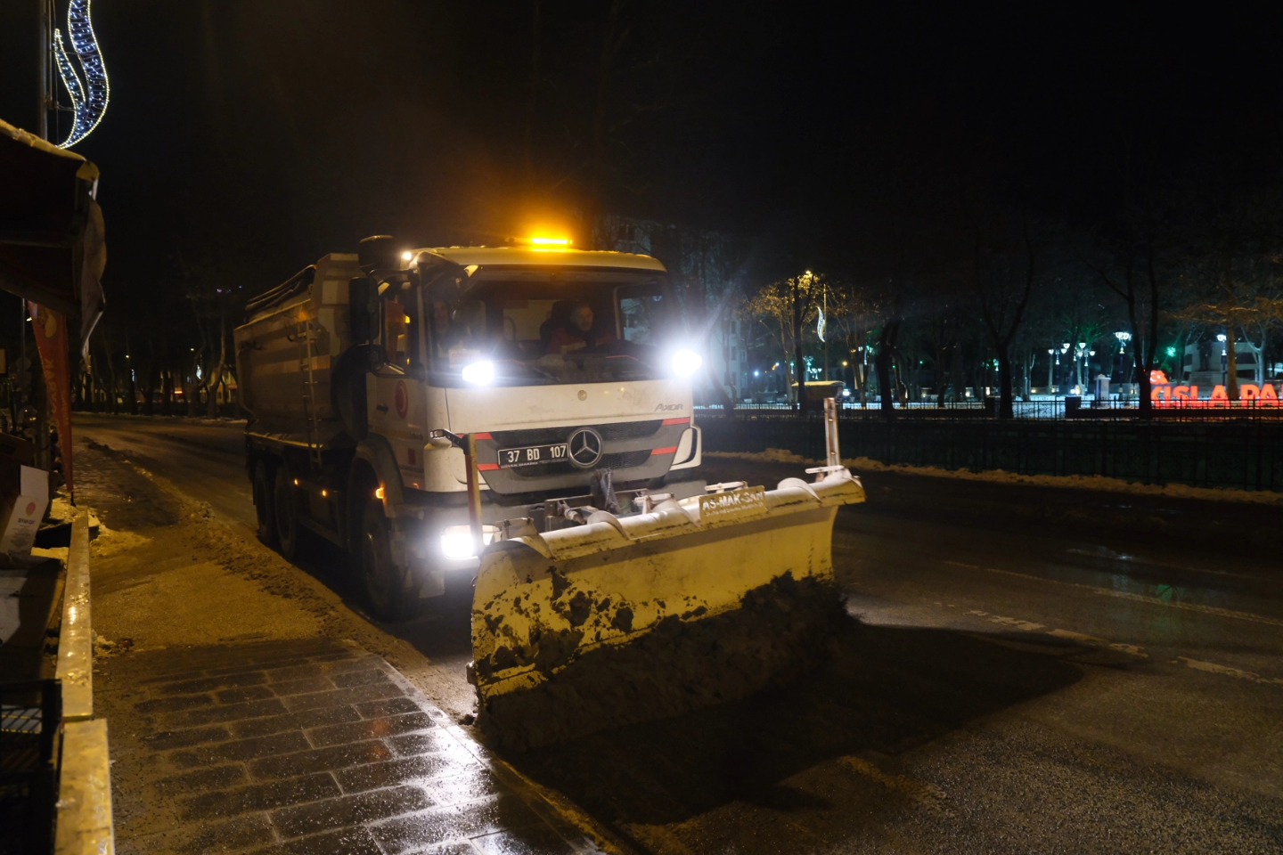Kastamonu'da Yoğun Mesai Karla Mücadele Aralıksız Devam Ediyor 15