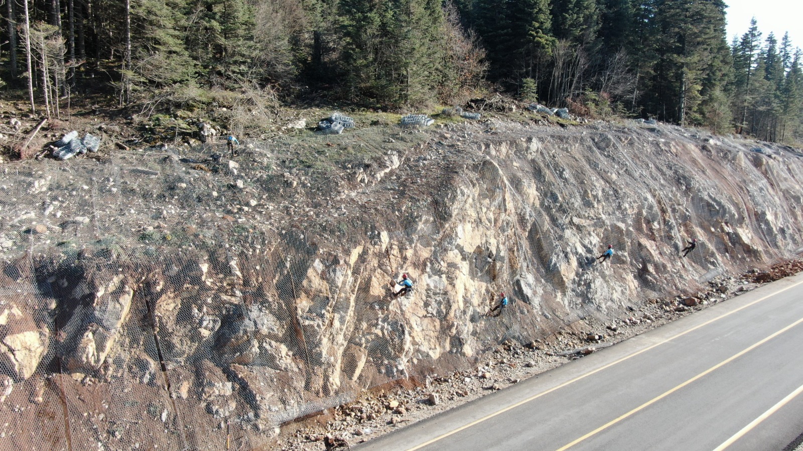 Kastamonu'daki Heyelanların Yaşandığı Dağ Çelik Ağlarla Örülüyor 47