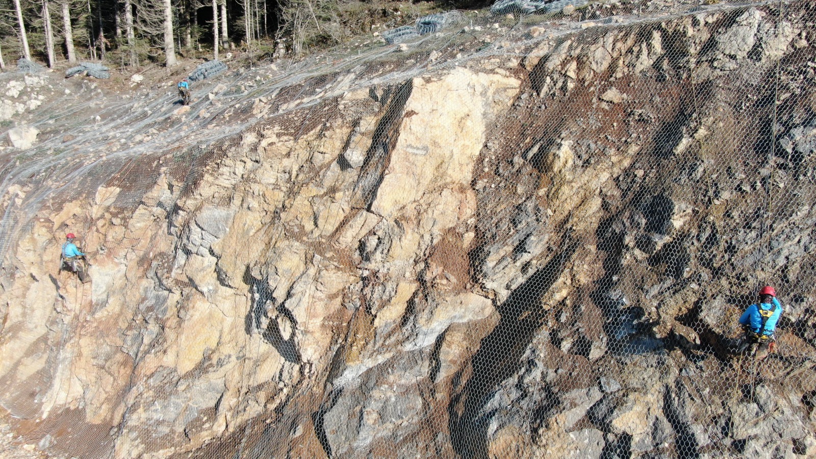 Kastamonu'daki Heyelanların Yaşandığı Dağ Çelik Ağlarla Örülüyor 48