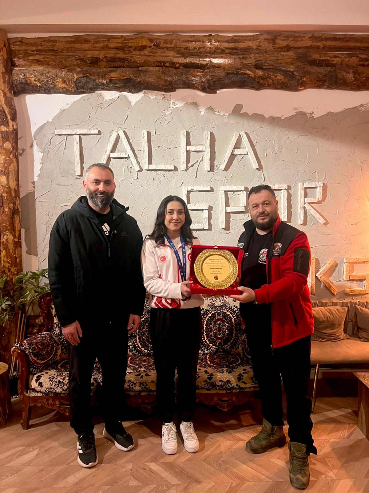 Kastamonulu Dünya Şampiyonu Sporcuya Kampoff'tan Ziyaret 44