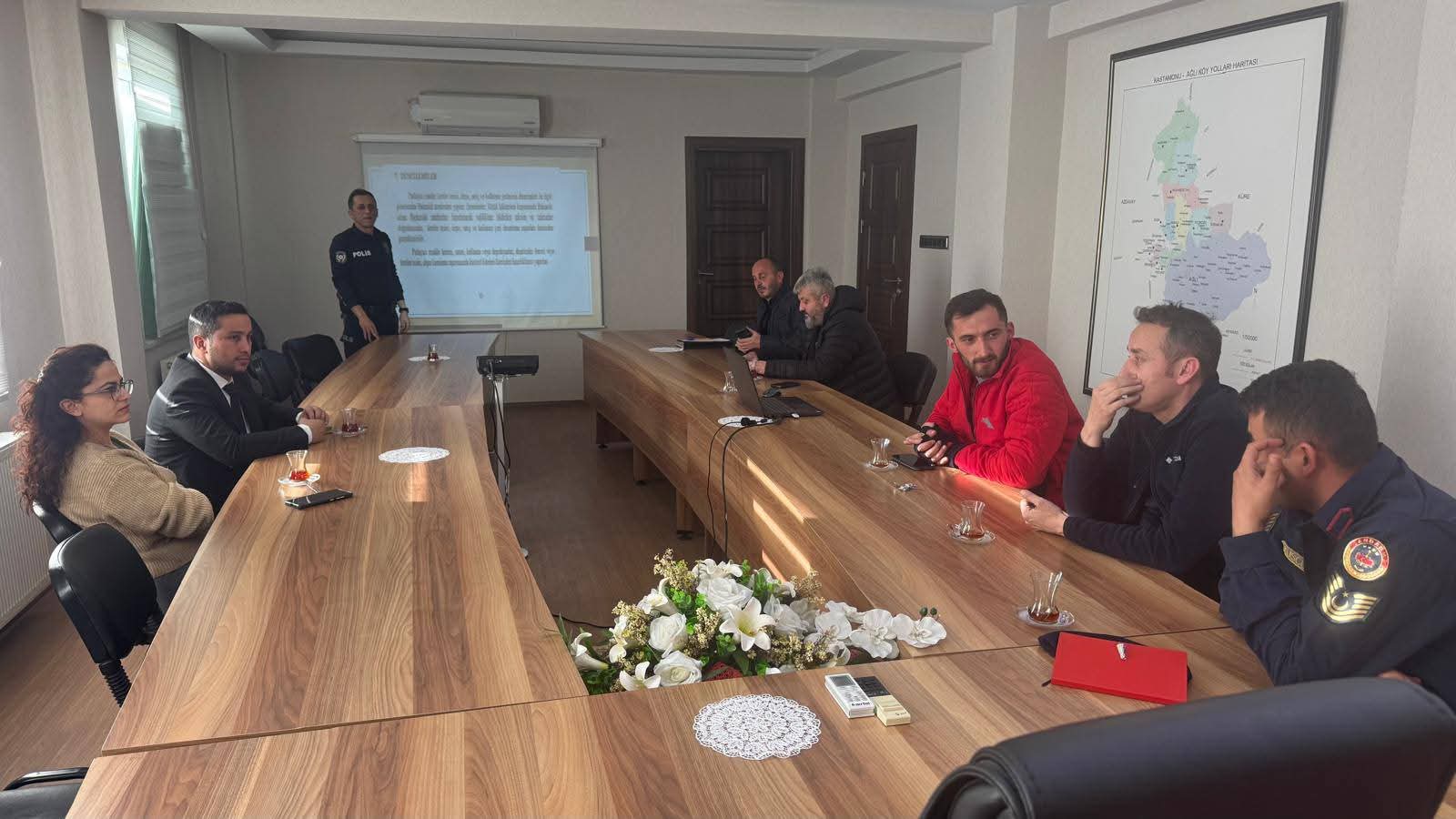 Kastamonu'nun Ilçesinde Esnaf Ve Personele Eğitim Verildi 200