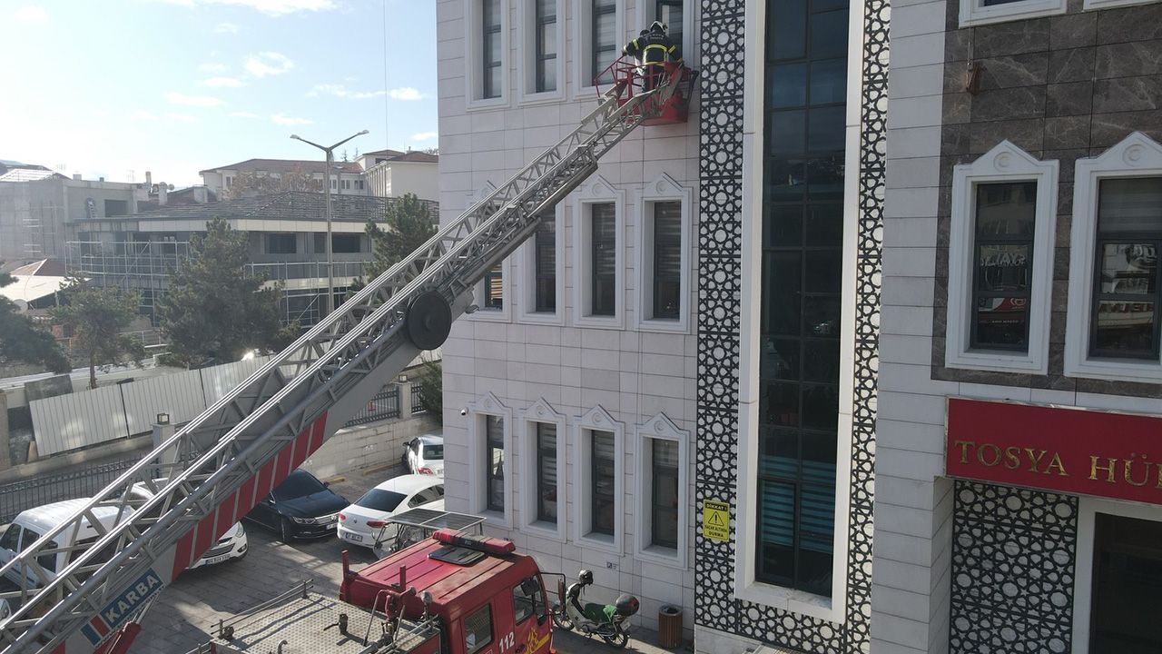 Kastamonu'nun Ilçesinde Tatbikat Düzenlendi Mahsur Kalanlar Kurtarıldı 6