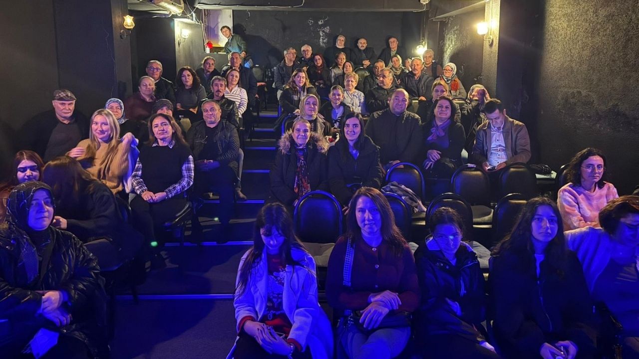 Kav Der Tiyatroda Buluşturdu ‘Aşk Olsun’ Alkış Aldı (3)