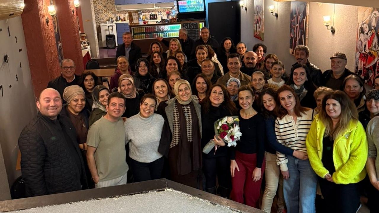 Kav Der Tiyatroda Buluşturdu ‘Aşk Olsun’ Alkış Aldı (4)