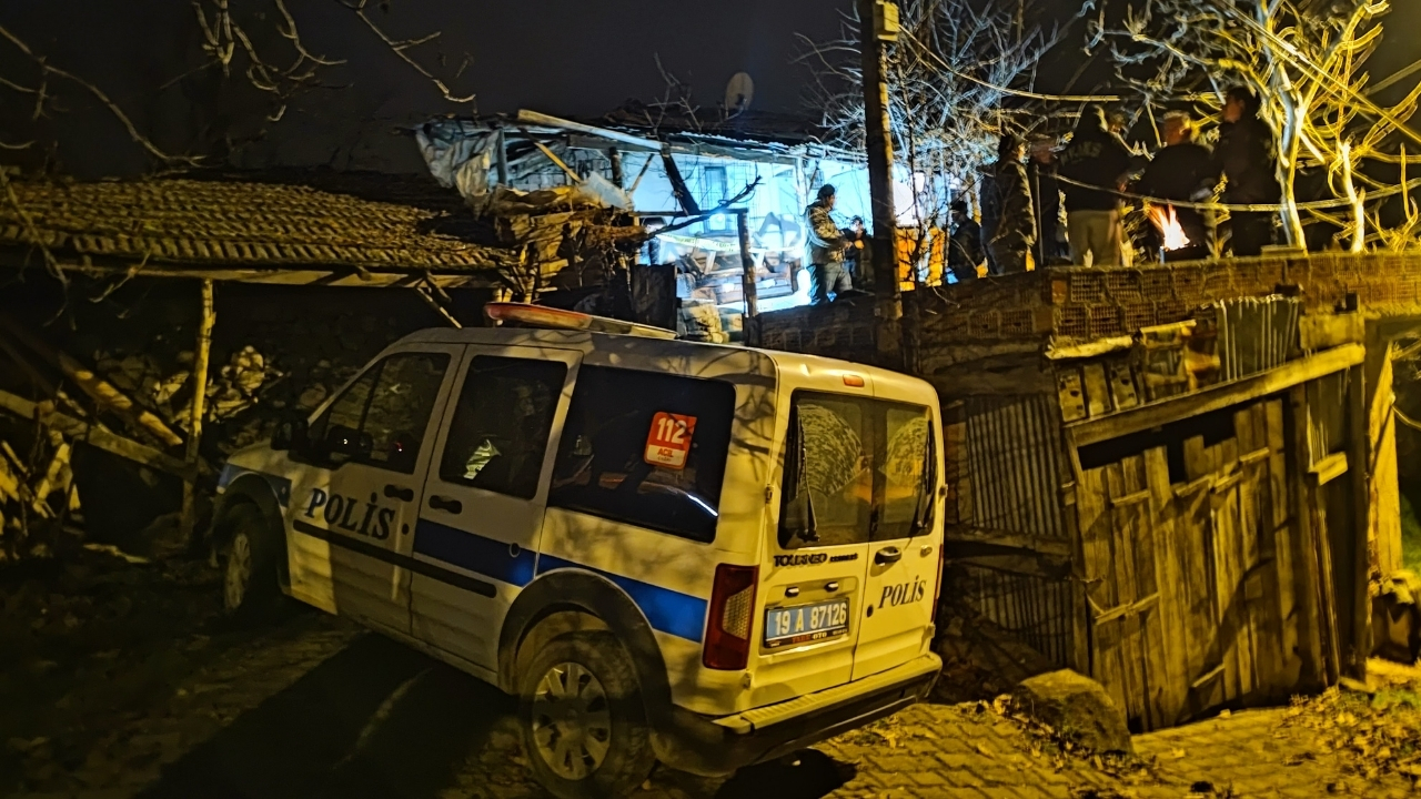 Komşular Kontrol Etti 81 Yaşındaki Vatandaş Evinde Ölü Bulundu (2)