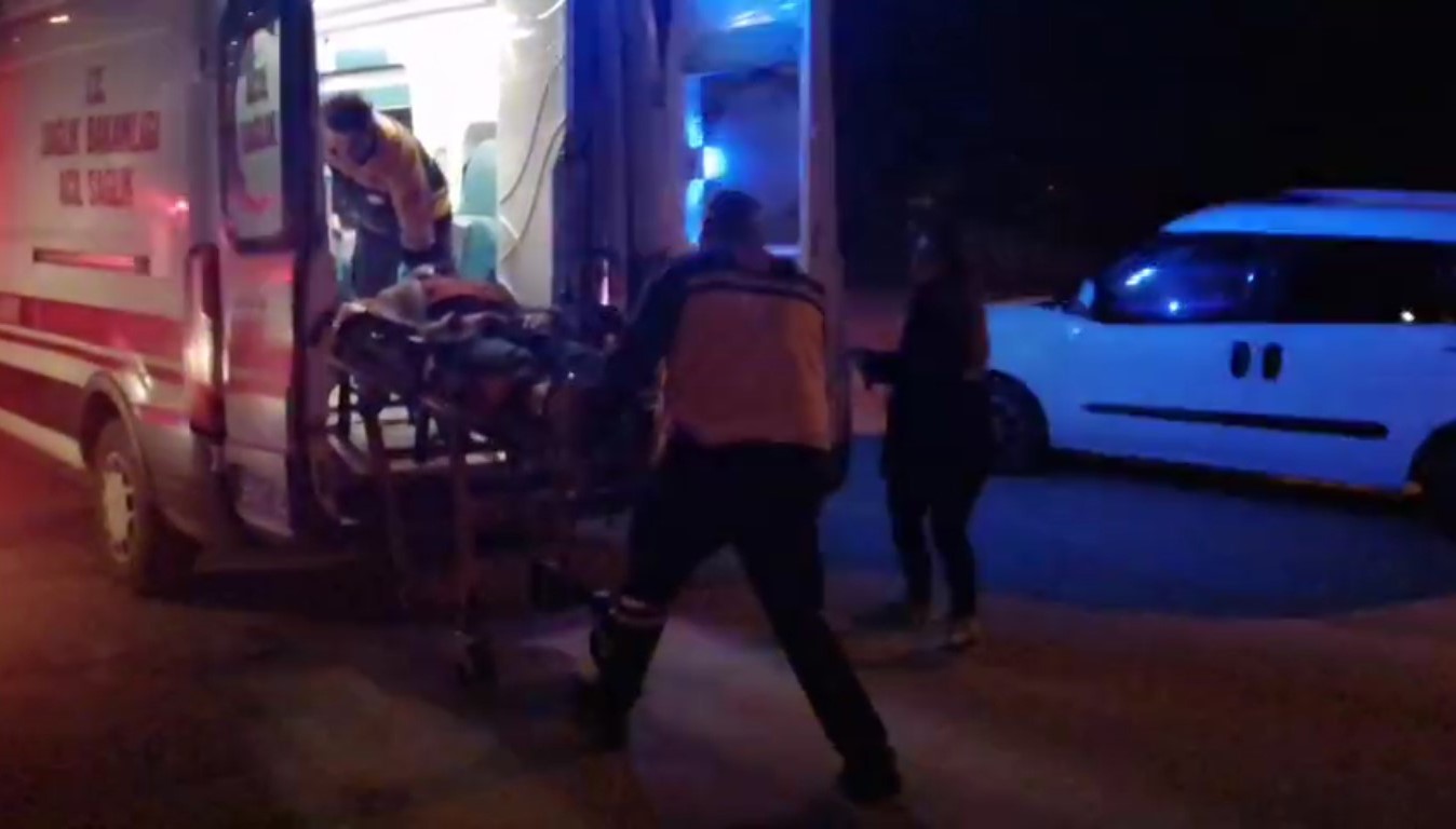 Köprü Kemerine Çıktı, Dengesini Kaybedip Düştü Ağır Yaralanan Genç Hastaneye Kaldırıldı 22