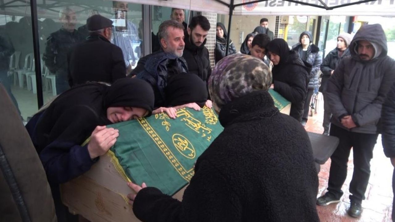 Maden Sahasında Göçük Faciası 4 Çocuk Babası Son Yolculuğuna Uğurlandı (2)