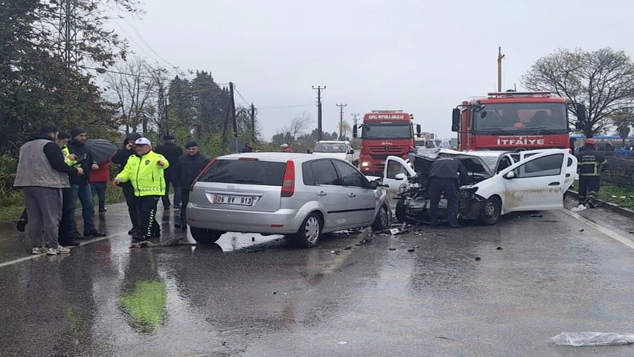 Samsun Iki Oto Çarpıştı (2)
