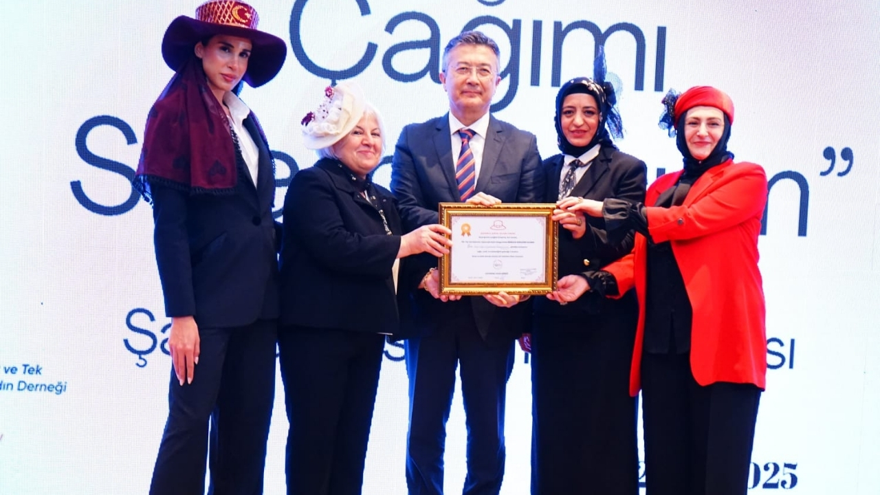 ‘Şapkamla Çağımı Selamlıyorum’ Ödülleri Pera Palace’de Verildi (1)