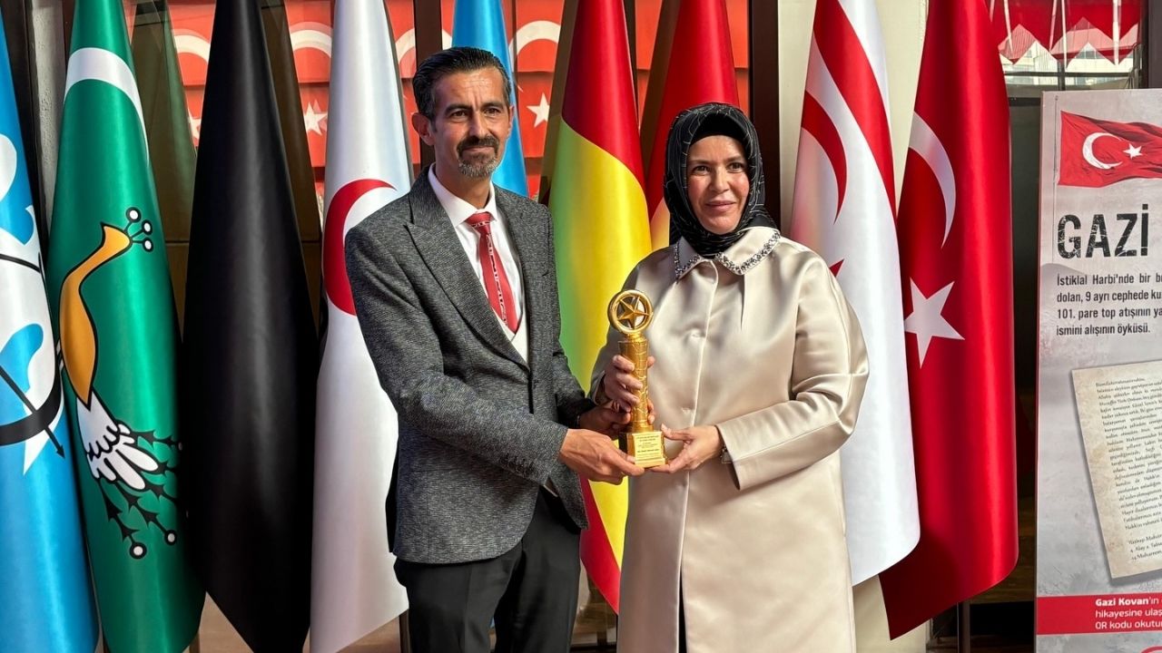 Seda Oyar Ödül (2)